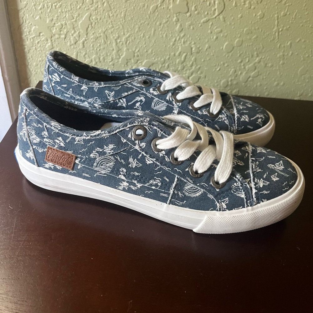 Girls sz 4 brand new Blowfish sneakers